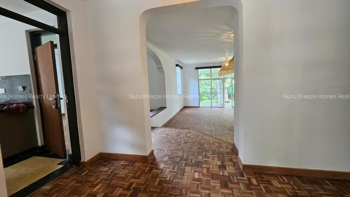 4 Bed House with En Suite in Runda - 19