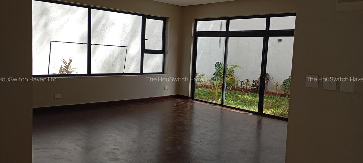 5 Bed Townhouse with En Suite at Off James Gichuru Rd - 2