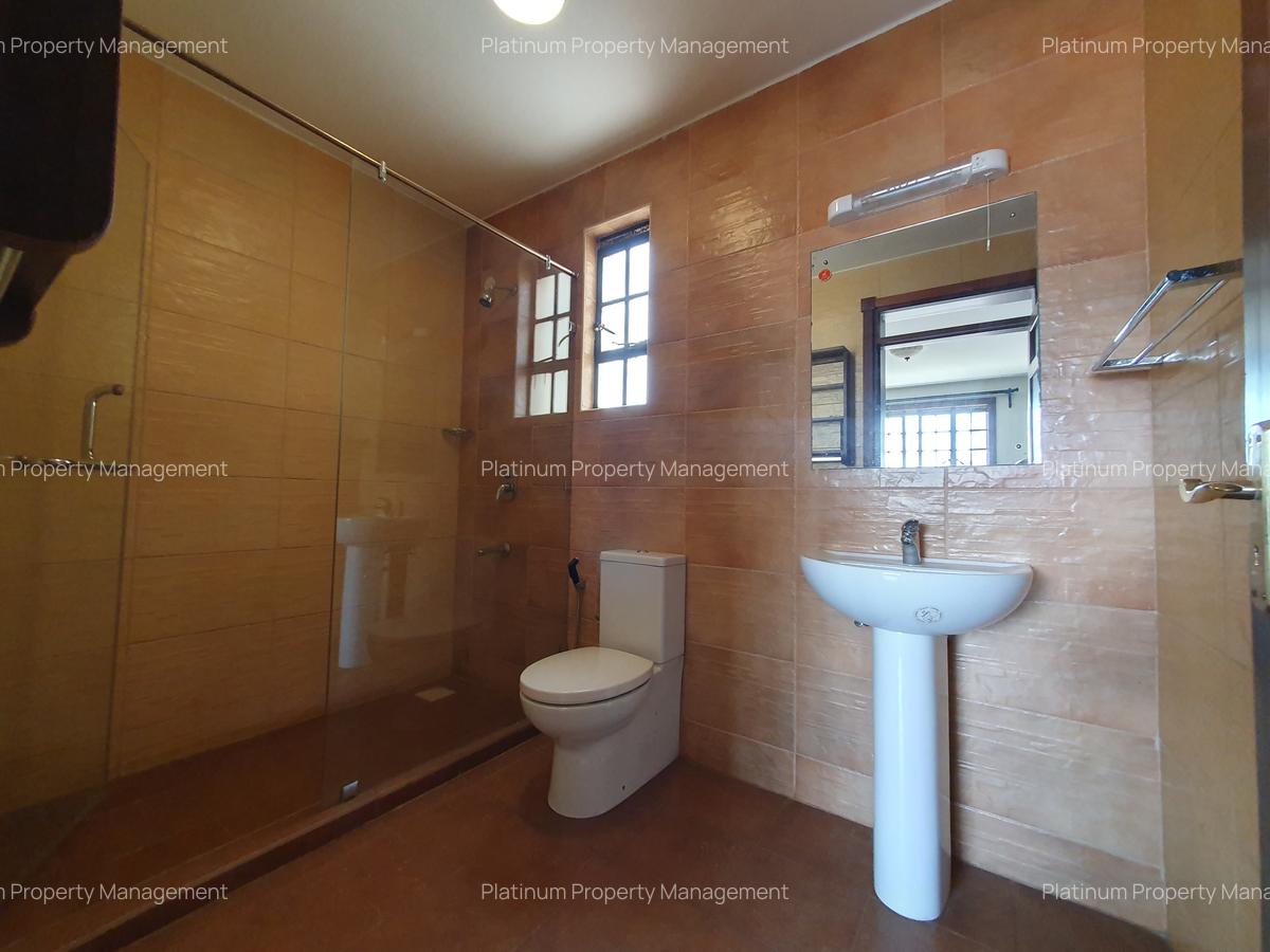 3 Bed Apartment with En Suite in Parklands - 16