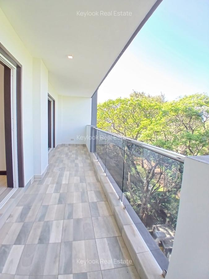 2 Bed Apartment with En Suite at Riverside Drive - 8