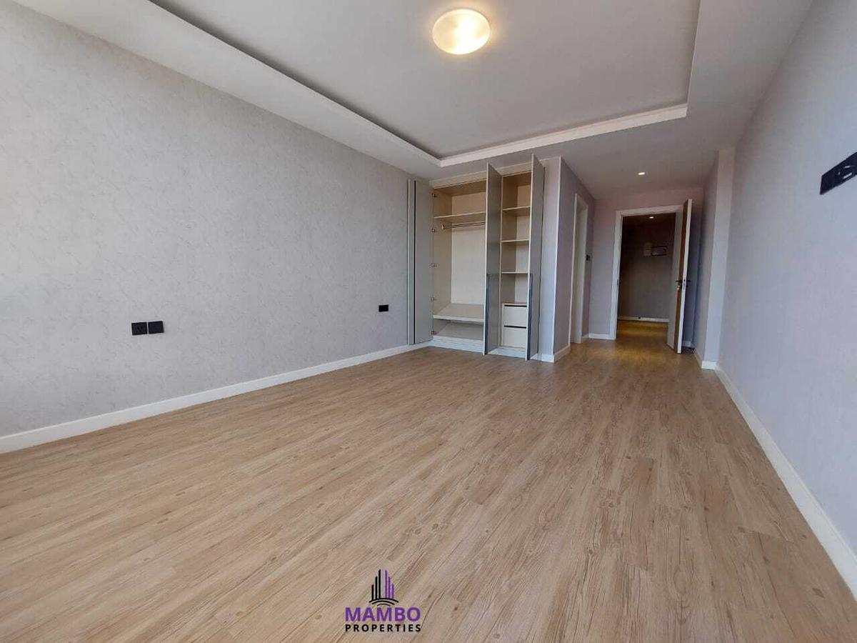 3 Bed Apartment with En Suite at Brookside Drive - 10