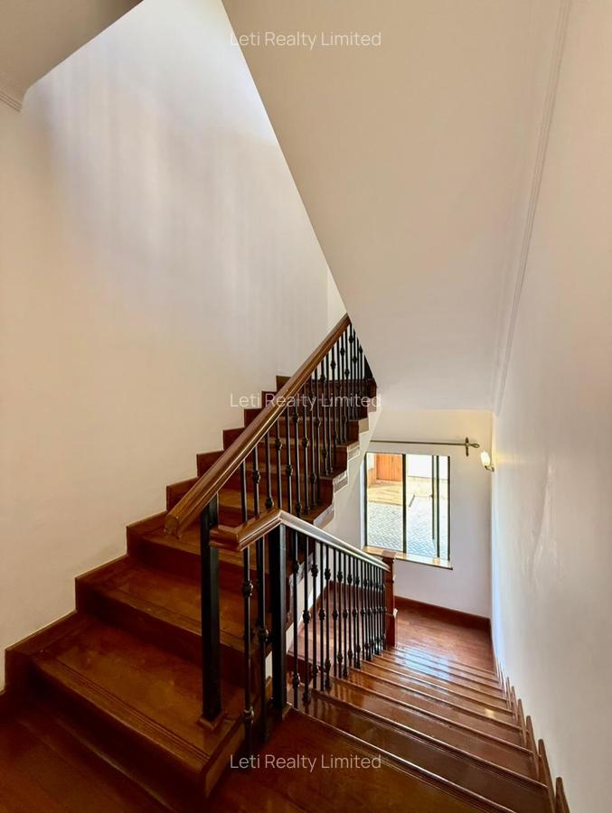 5 Bed Townhouse with En Suite in Kileleshwa - 6