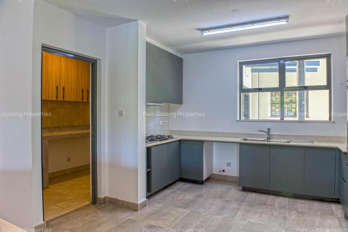 4 Bed Apartment with En Suite in Ruaka - 14