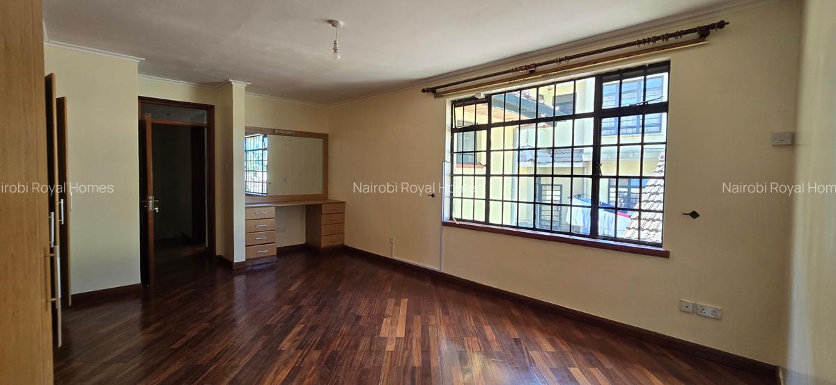 4 Bed Townhouse with En Suite at Lavington Green - 17