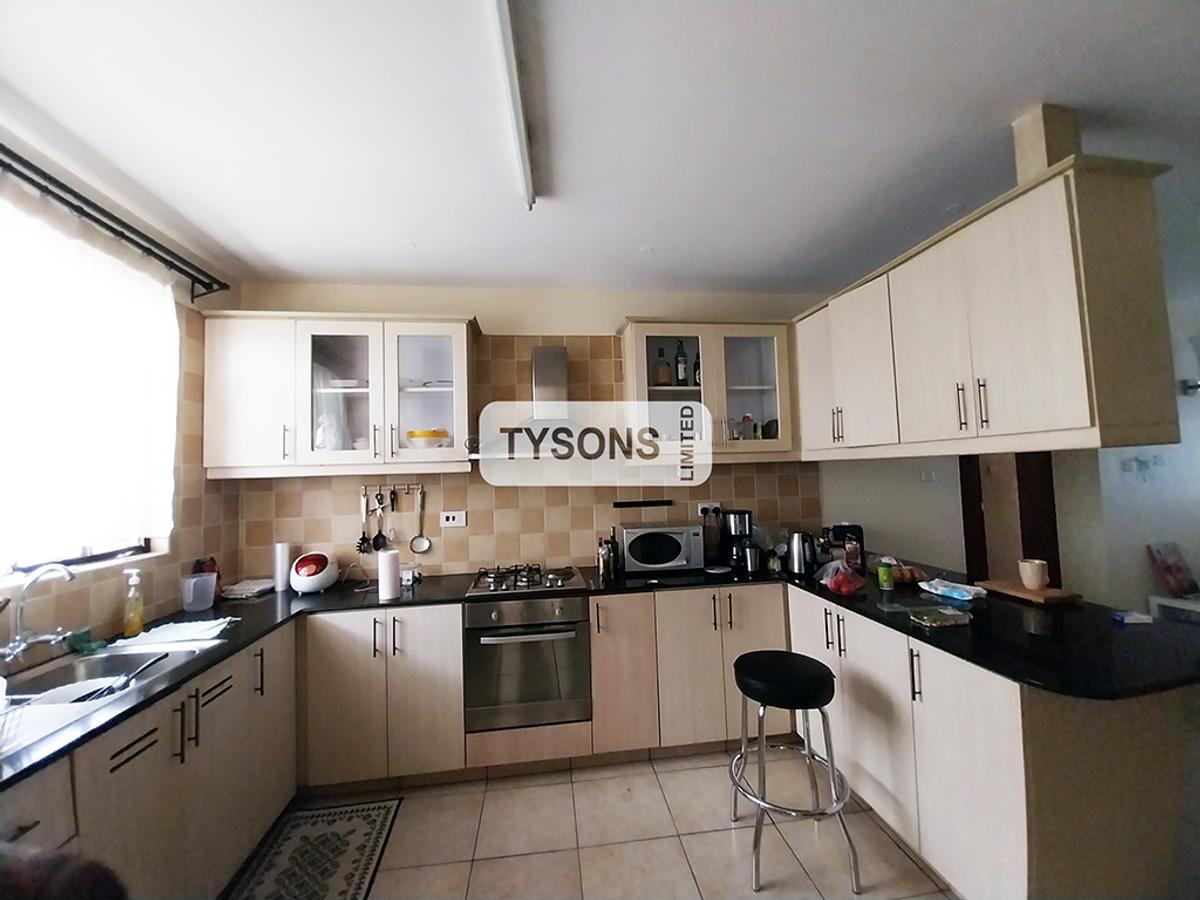 3 Bed Apartment with Parking in Riverside - 3