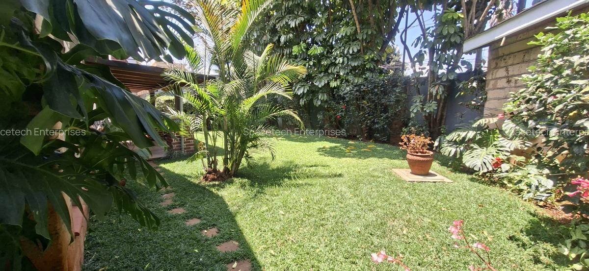 5 Bed Townhouse with En Suite in Lavington - 3