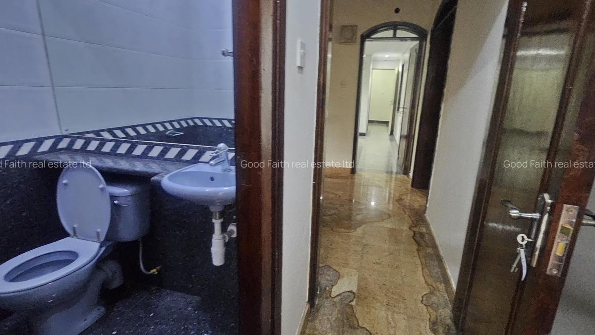 5 Bed House with En Suite in Gigiri - 9