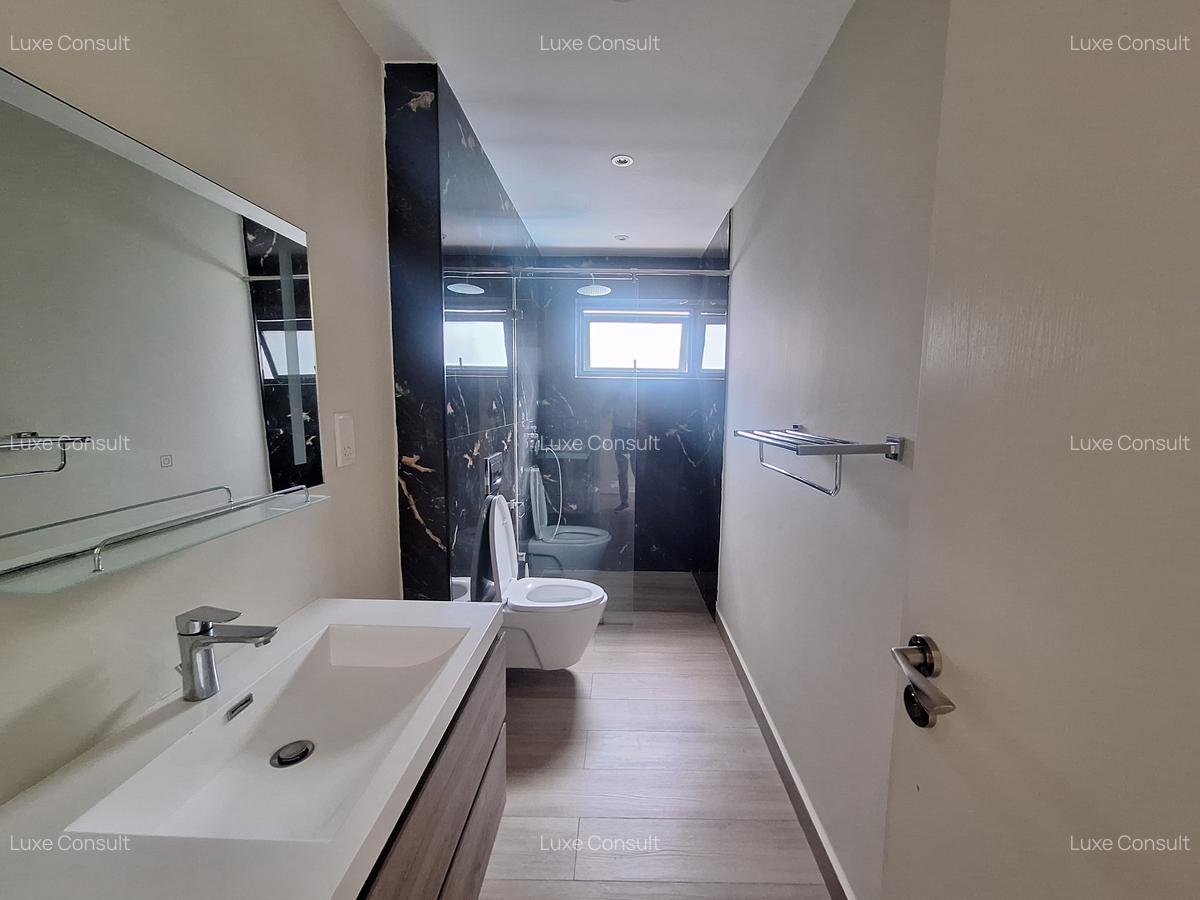 2 Bed Apartment with En Suite at Riverside Drive - 8