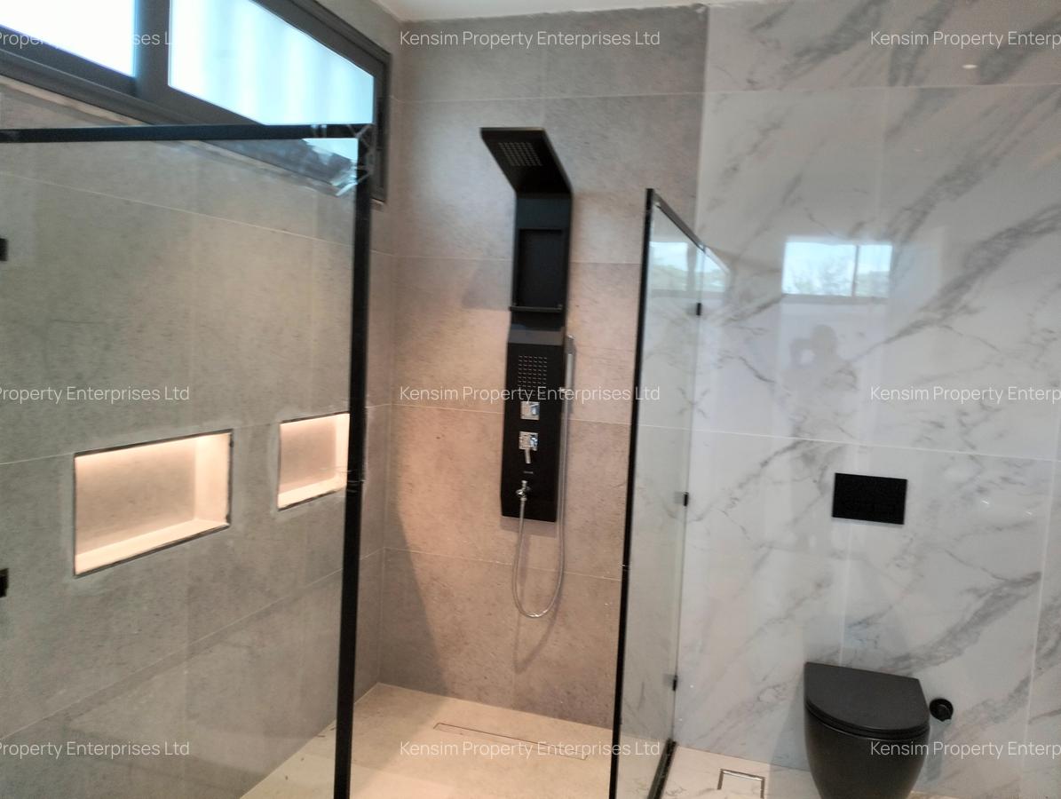 5 Bed Townhouse with En Suite in Lavington - 2