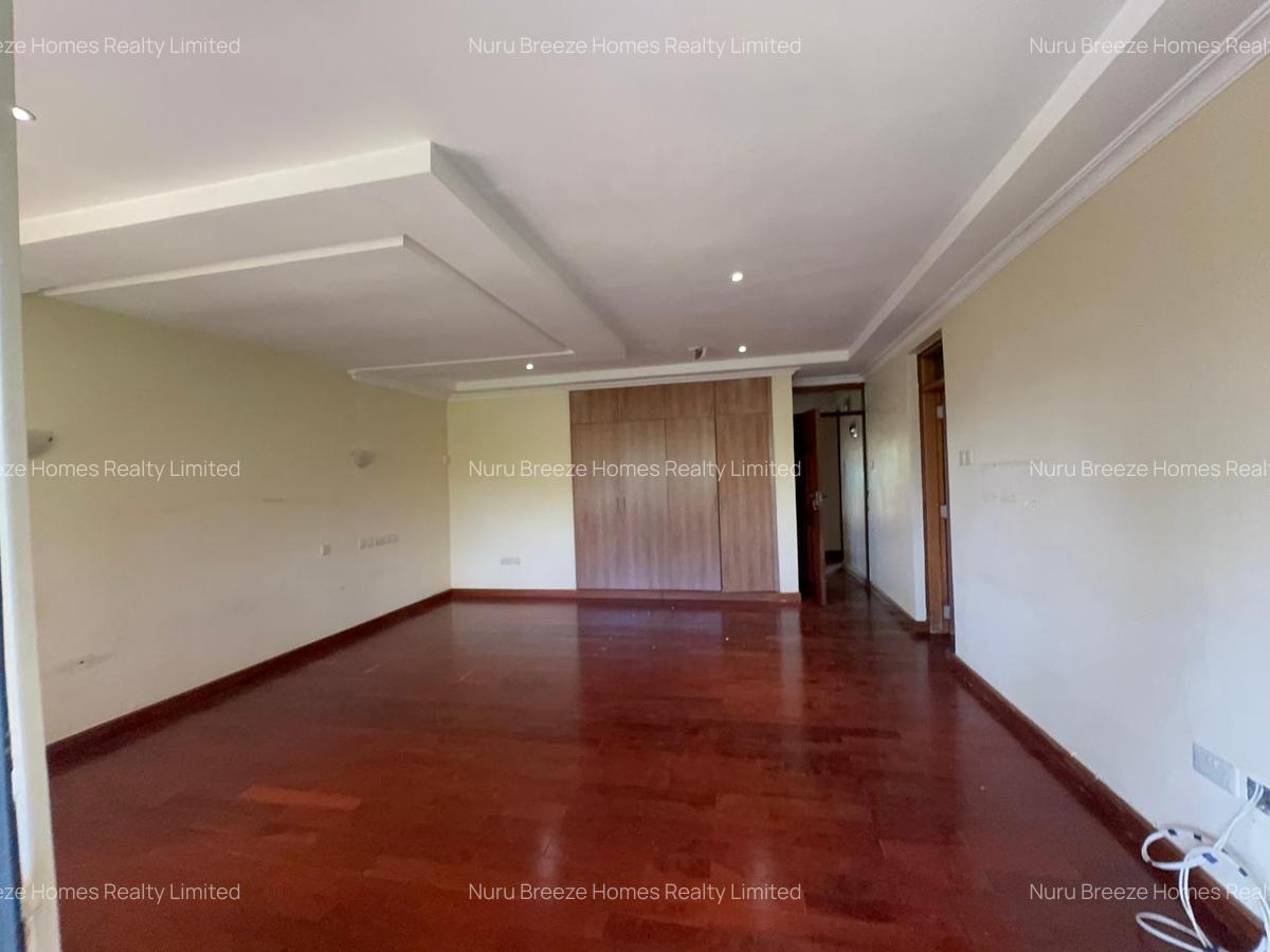 4 Bed House with En Suite in Runda - 9