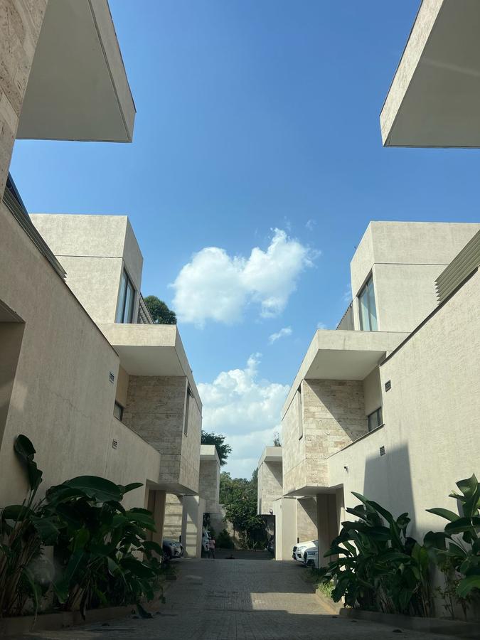 5 Bed Townhouse in Riverside - 2