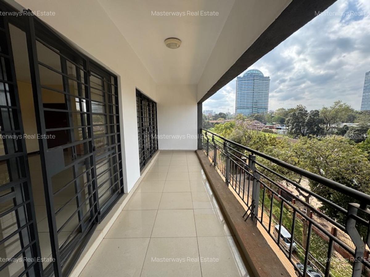 2 Bed Apartment with En Suite in Westlands Area - 5