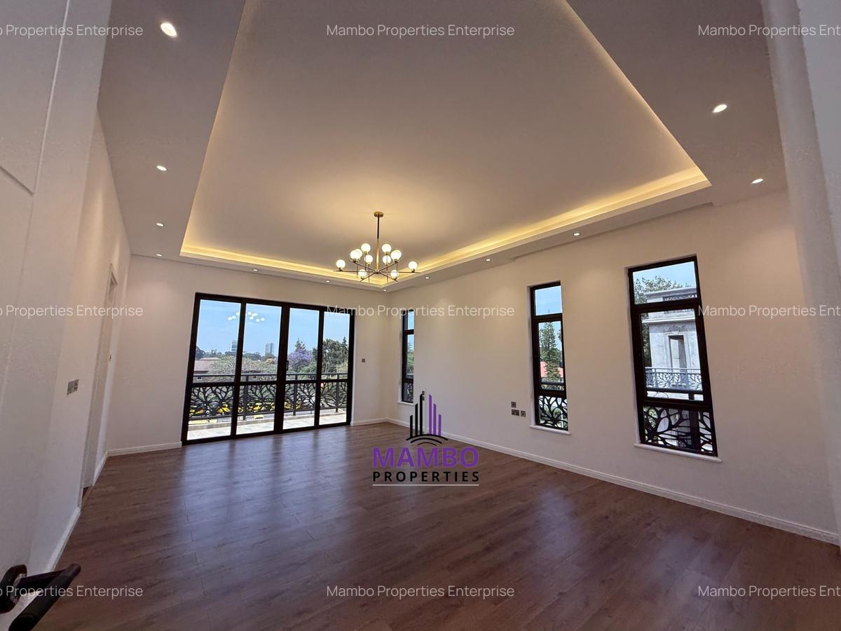 5 Bed Townhouse with En Suite at Lavington - 6