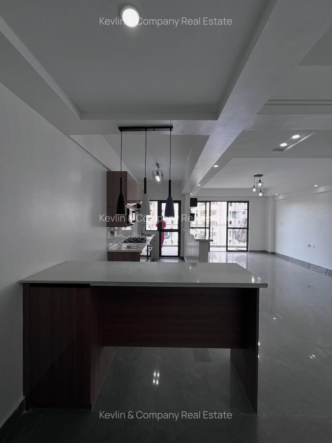 2 Bed Apartment with Gym in Riverside - 6