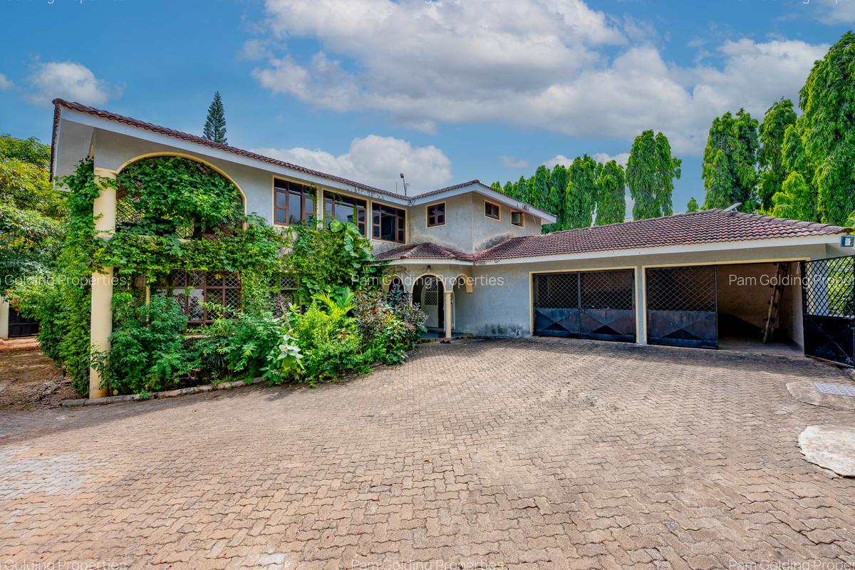 5 Bed Townhouse at Beach Road - 1