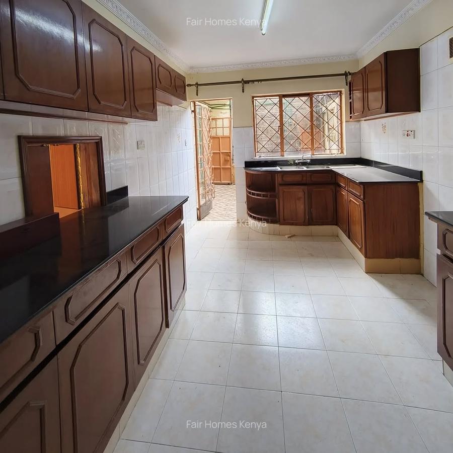 4 Bed Townhouse with En Suite at Othaya Road - 12