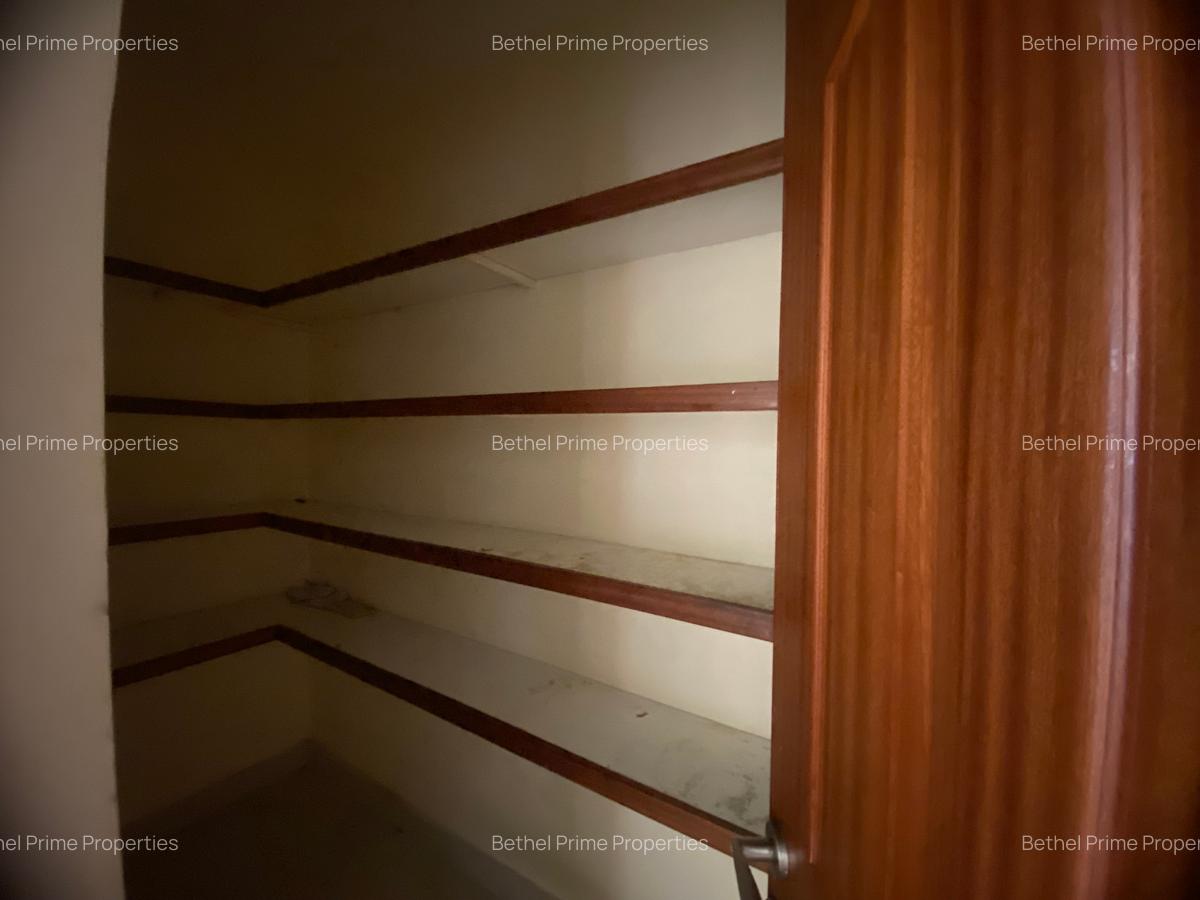 4 Bed Apartment with En Suite in Parklands - 15