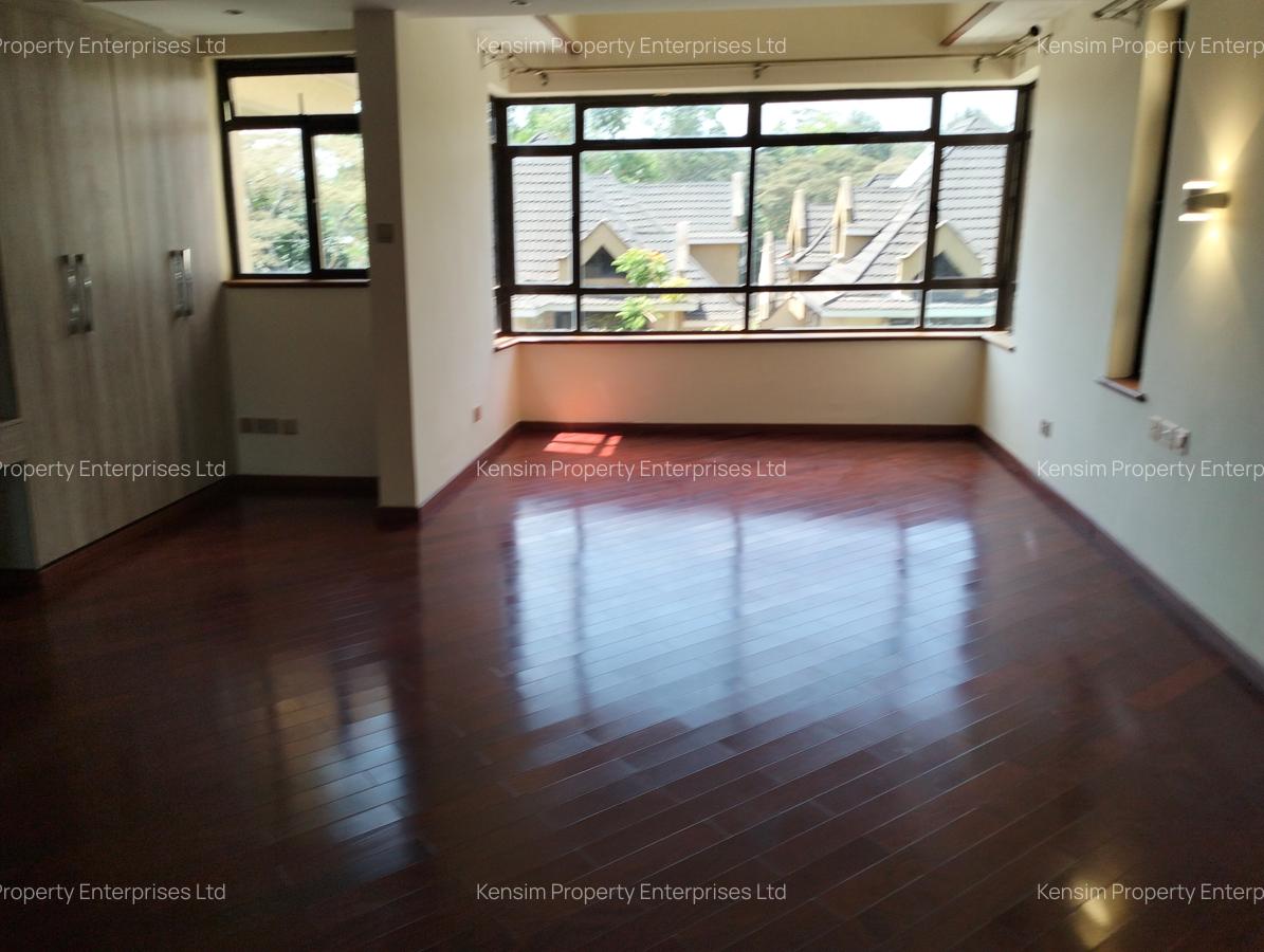 5 Bed Townhouse with En Suite in Lavington - 17