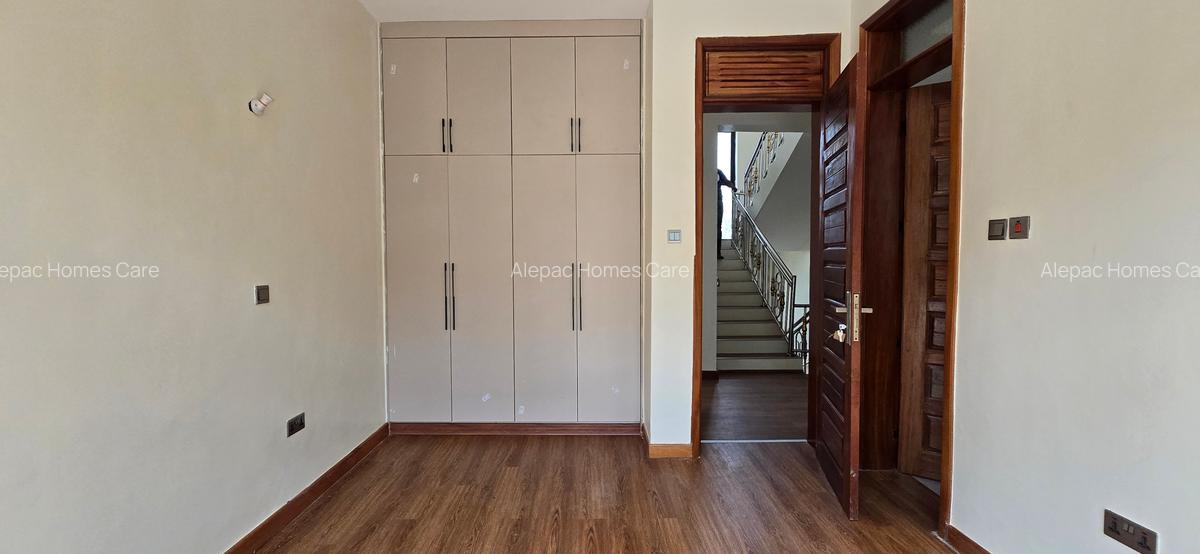 4 Bed Townhouse with En Suite at Kamakis - 9