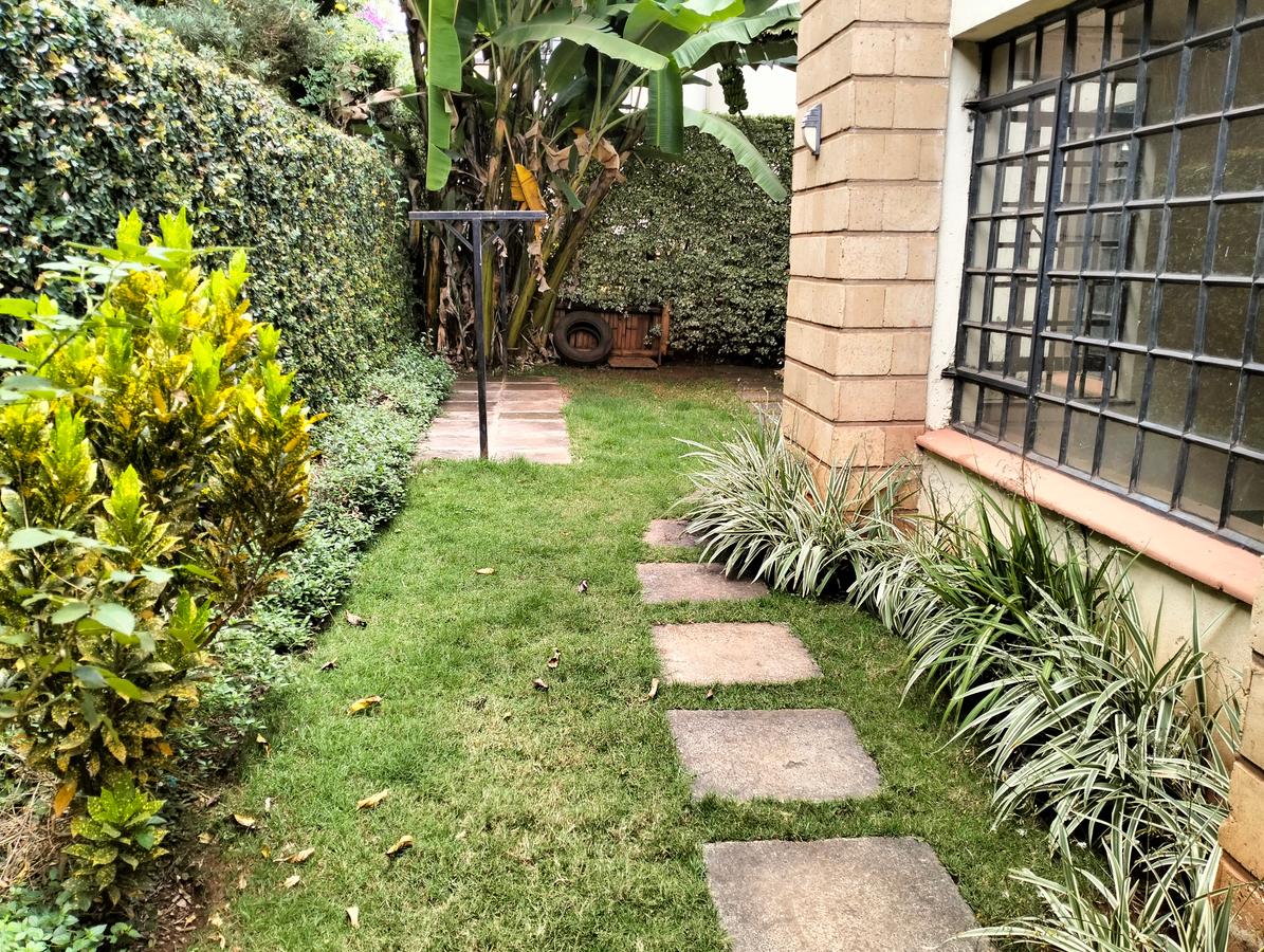 4 Bed Townhouse with En Suite in Kitisuru - 16