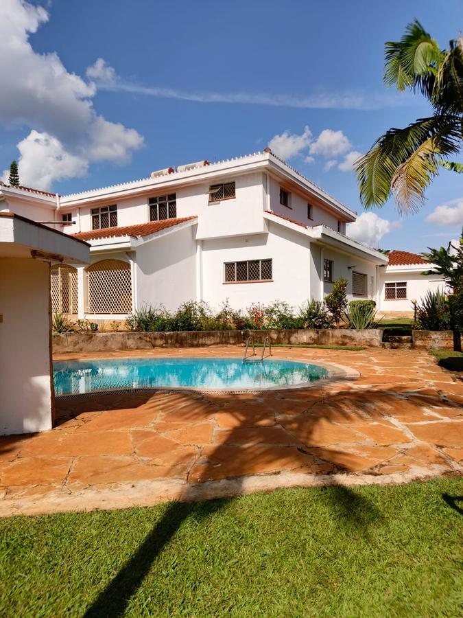 5 Bed House with En Suite at Runda - 2