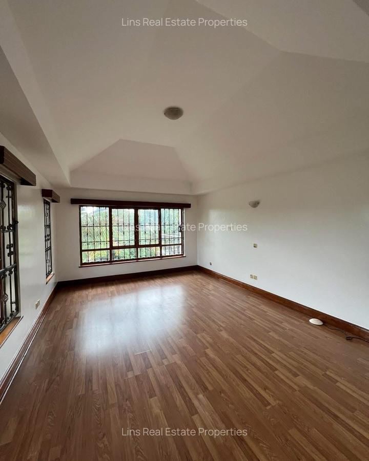 5 Bed Townhouse with En Suite in Runda - 17