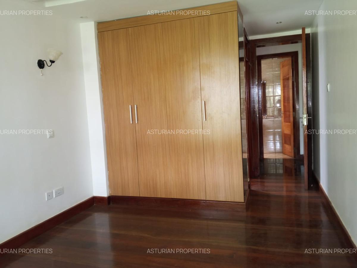 5 Bed Townhouse with En Suite in Lavington - 15