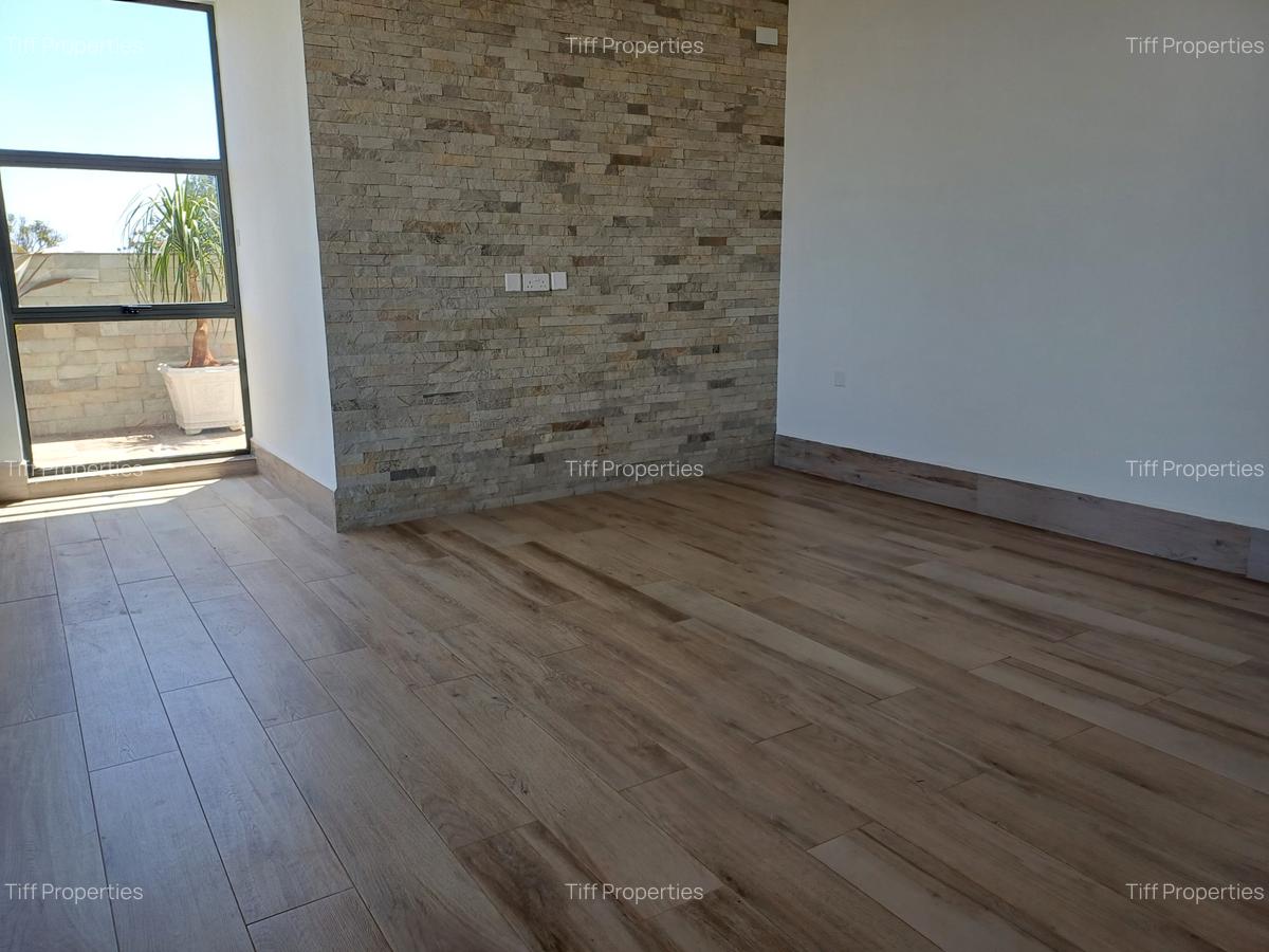 4 Bed Apartment with En Suite in Rosslyn - 14