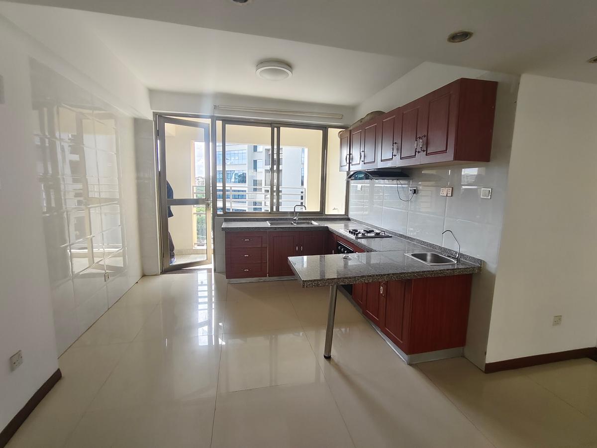 3 Bed Apartment with Swimming Pool in Kilimani - 18