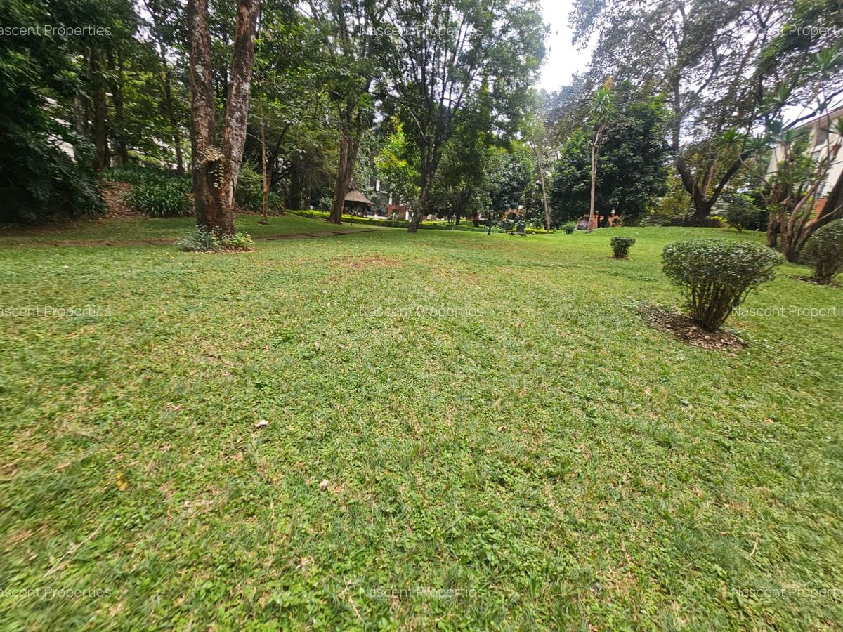 4 Bed Apartment with En Suite in Riverside - 19