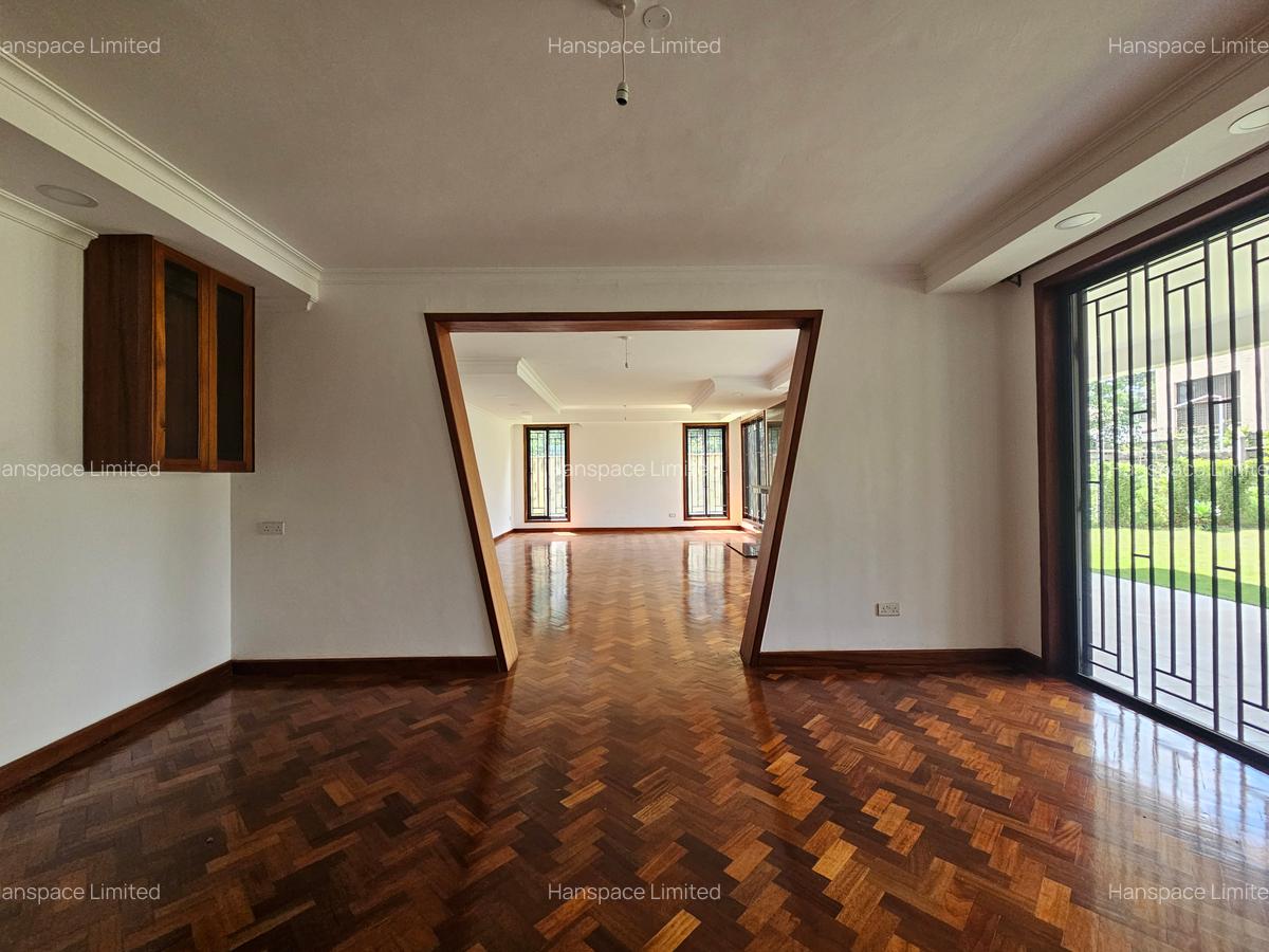 6 Bed Villa with En Suite in Lavington - 6