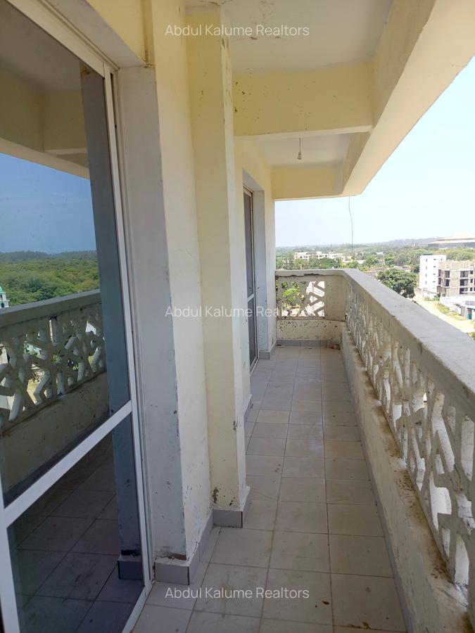 Serviced 2 Bed Apartment with En Suite at Bamburi - 7