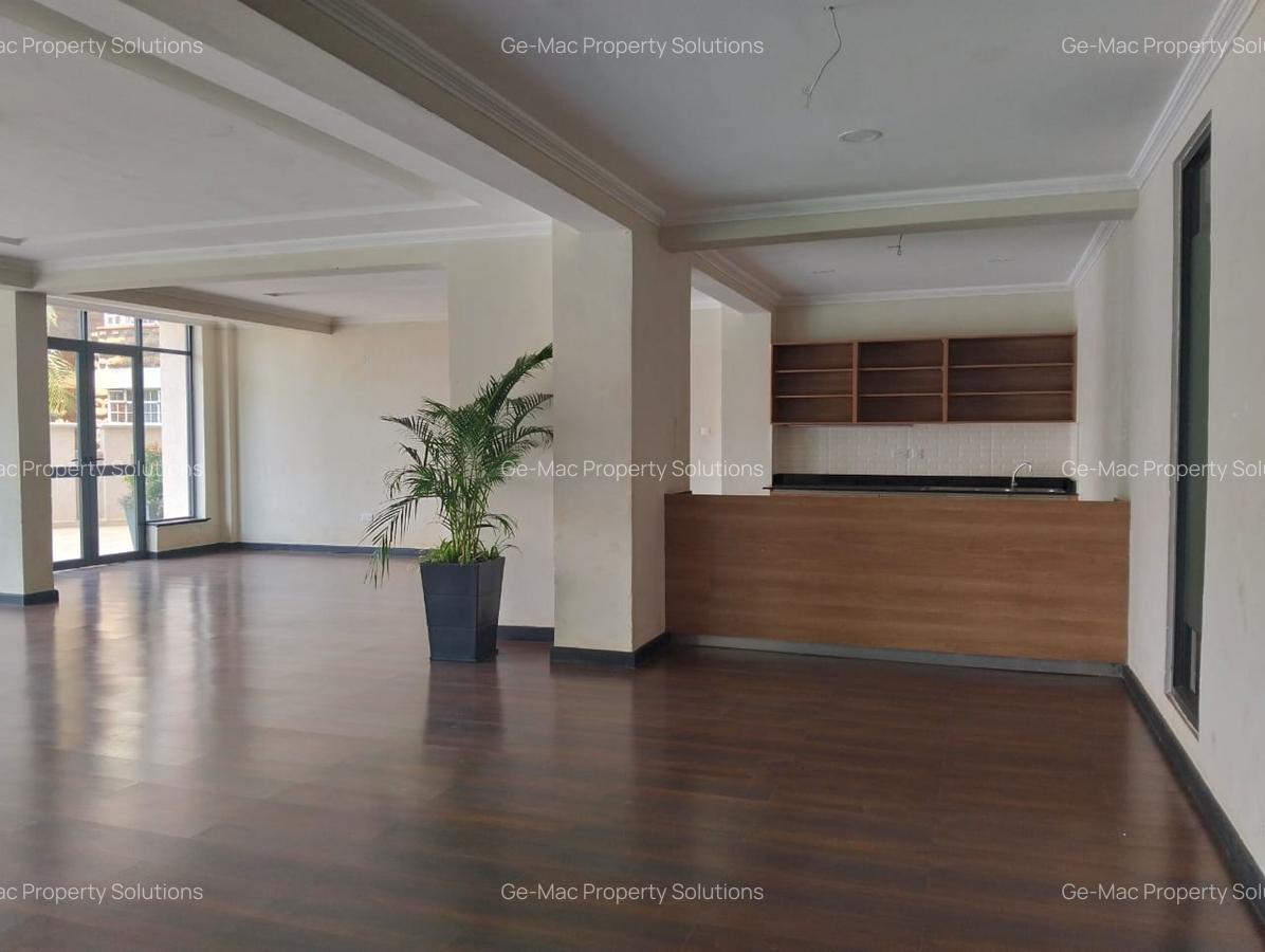 3 Bed Apartment with En Suite in Lavington - 2