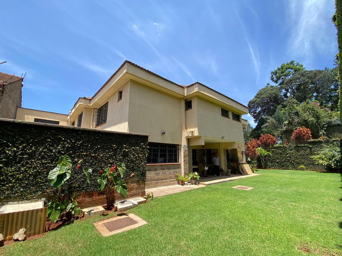 5 Bed Villa with Garden in Spring Valley - 2