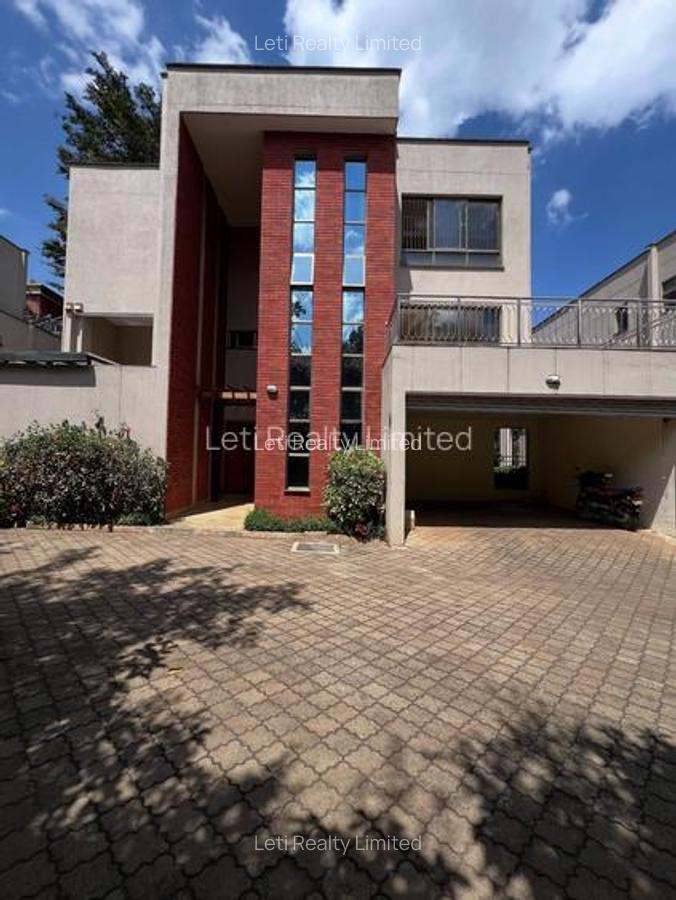 5 Bed Townhouse with En Suite in Lavington - 3