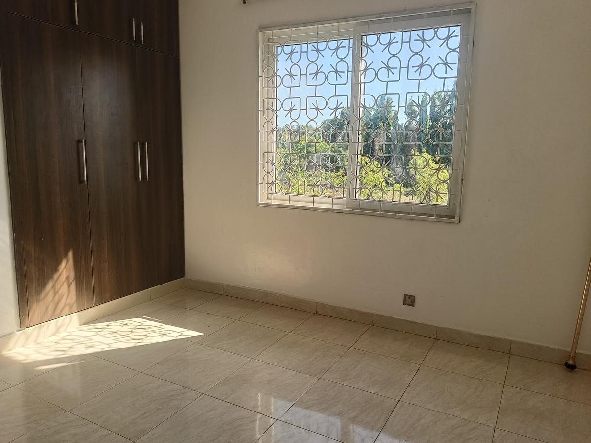 Serviced 2 Bed Apartment with En Suite at Mount Kenya Road - 4