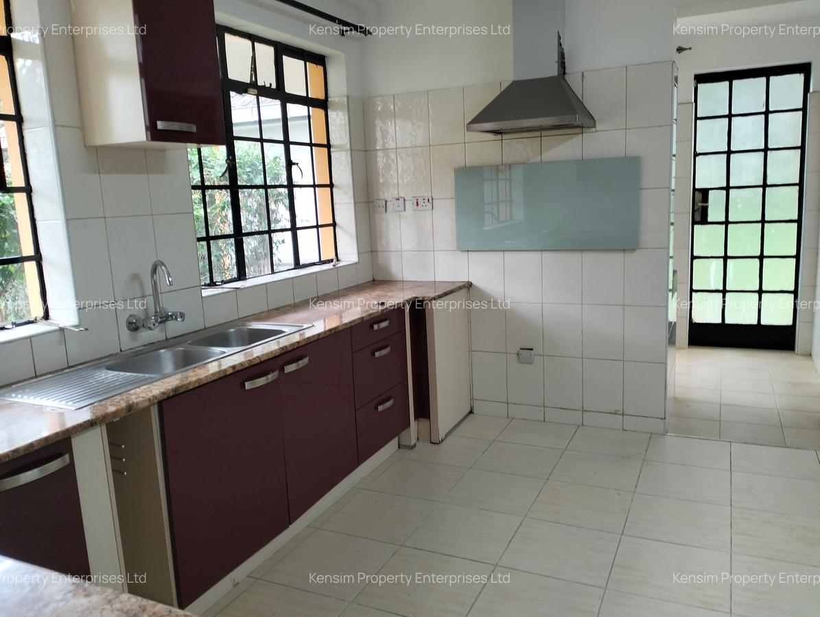 4 Bed Townhouse with En Suite in Lavington - 11