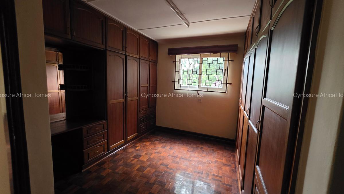 5 Bed Townhouse with En Suite at Lavington - 8