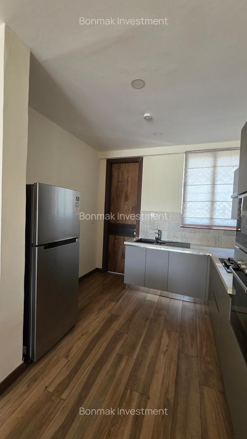4 Bed Apartment with En Suite at Riverside Drive. - 8