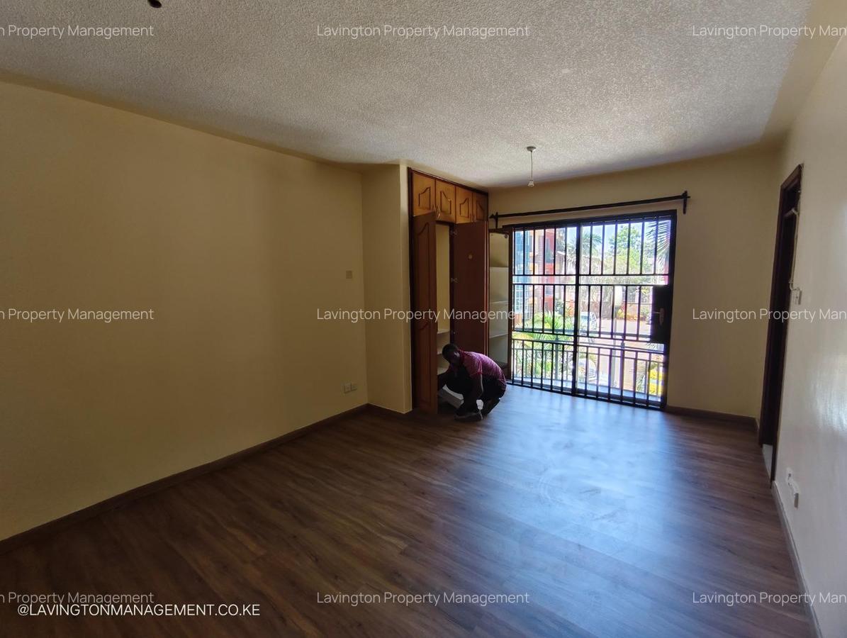 3 Bed Apartment with En Suite at Lavington - 8
