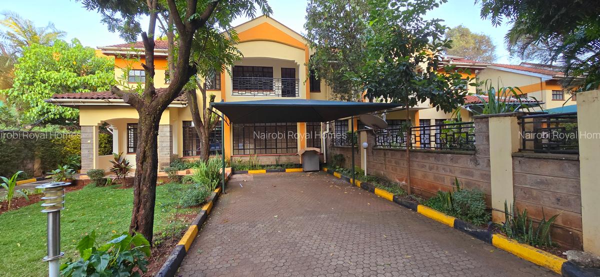 4 Bed Townhouse with En Suite at Lavington Green - 10