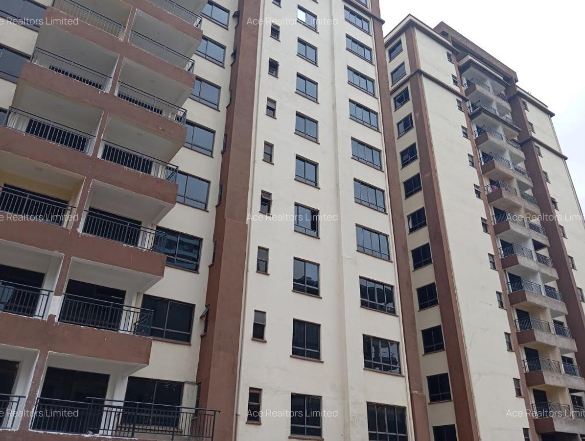3 Bed Apartment with En Suite at Hatheru Road - 1