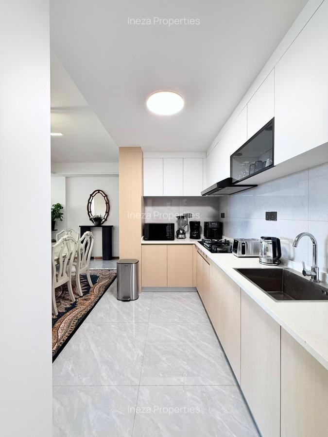 Furnished 3 Bed Apartment with En Suite in Riverside - 5