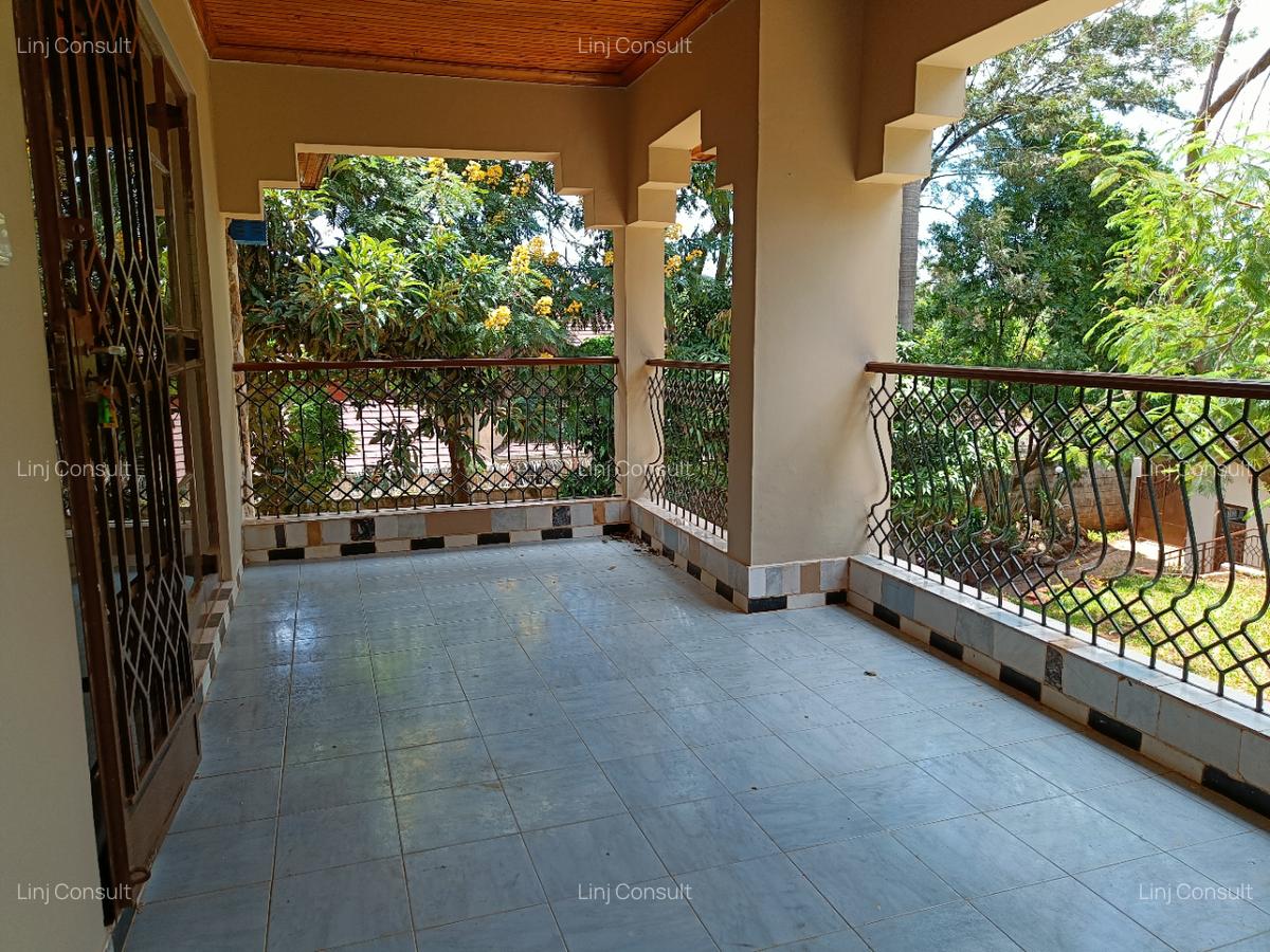 5 Bed House with En Suite at Runda - 20