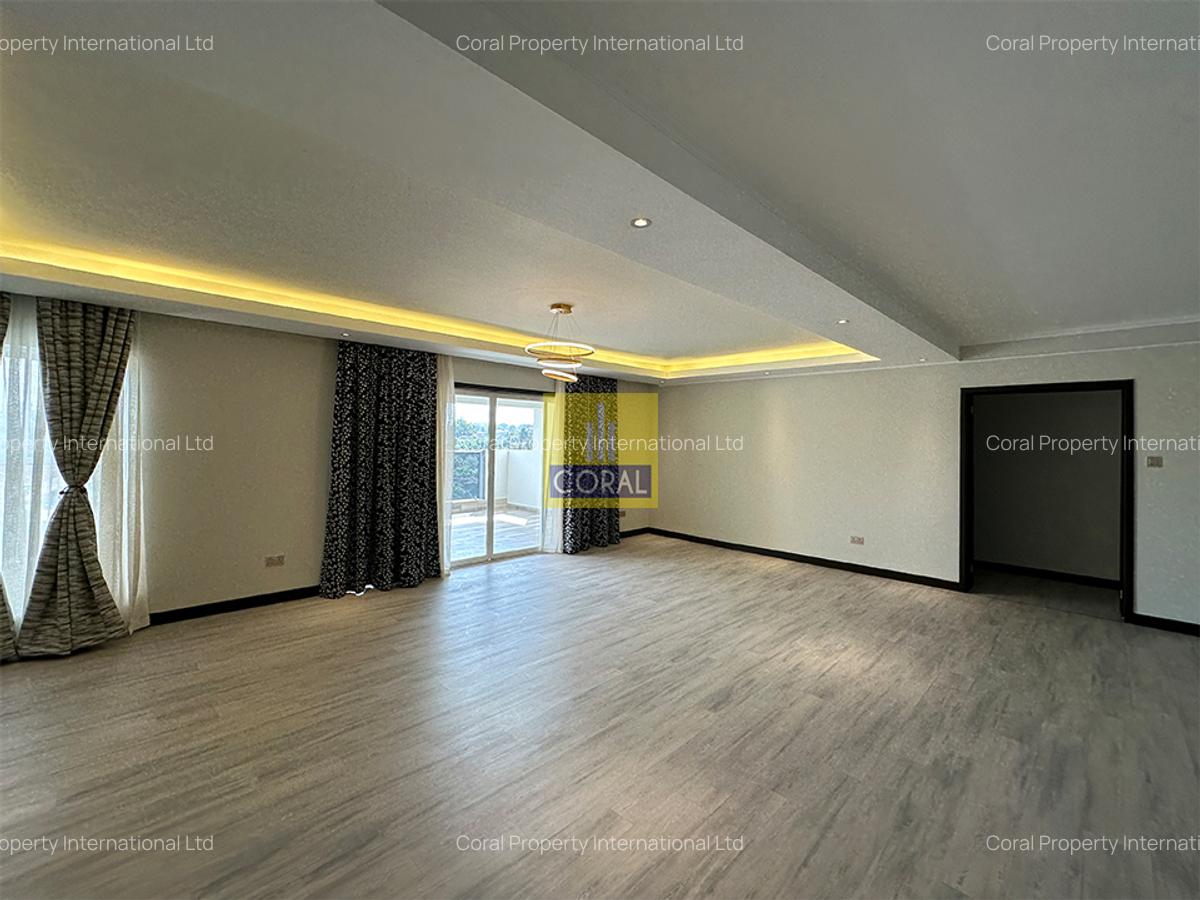 3 Bed Apartment in Riverside - 2