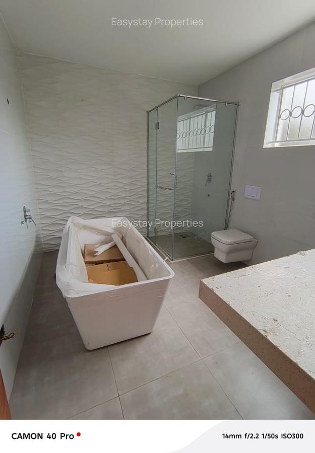 4 Bed House with En Suite in Runda - 7