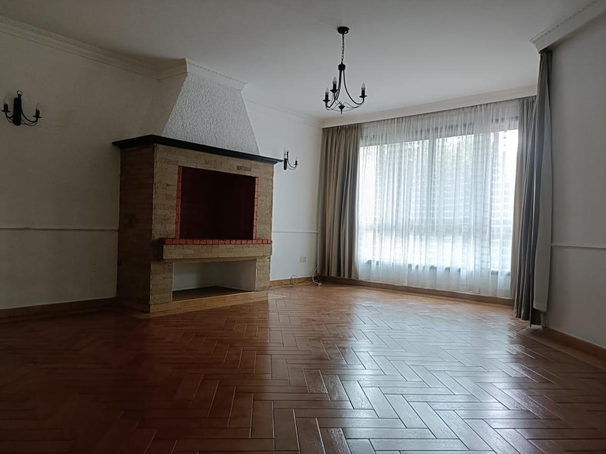 3 Bed Townhouse with En Suite in Spring Valley - 15