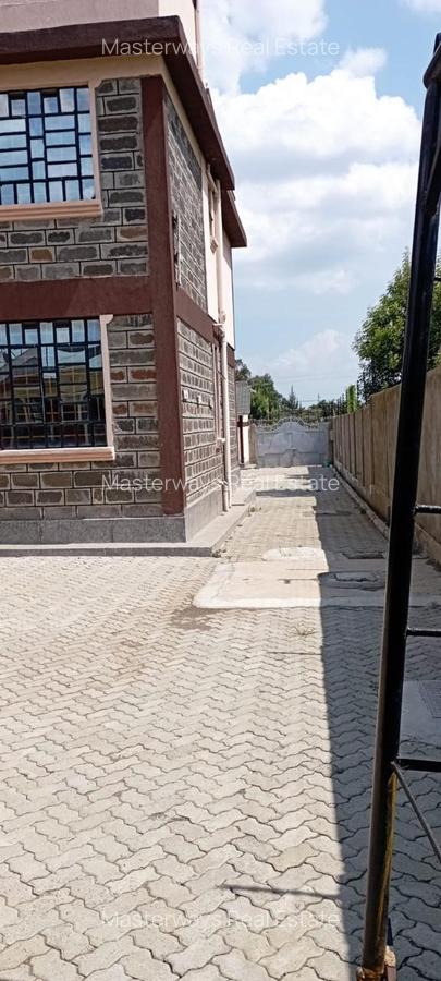 7 Bed House with En Suite at Lanet - 14