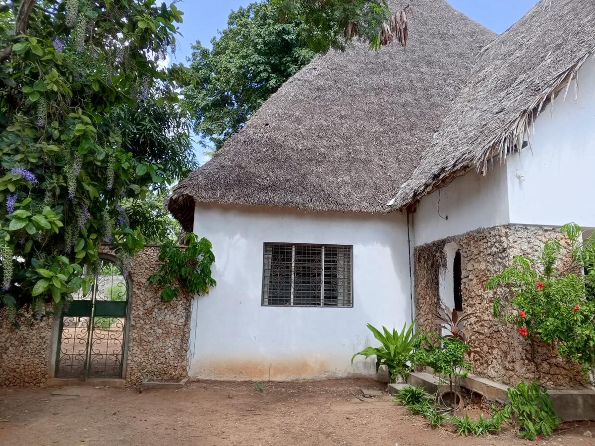 3 Bed House at Off Jumba Ruins - 11