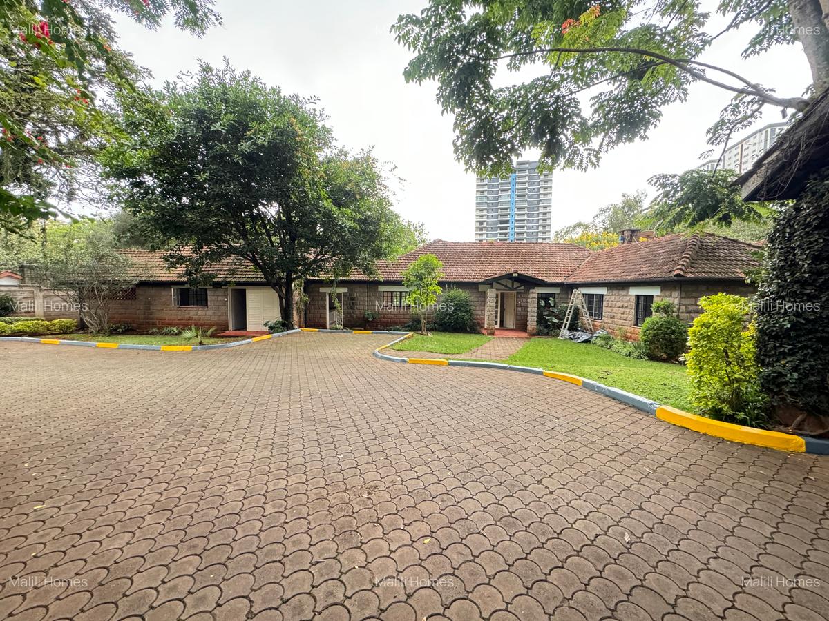 4 Bed House in Lavington - 1